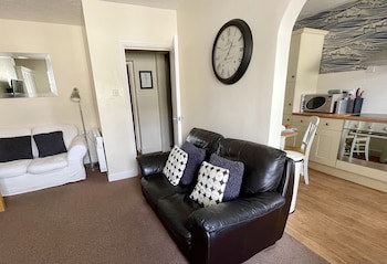 Fayvan Apartments