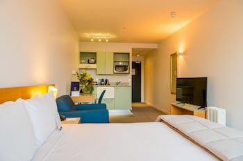 Astelia Apartment Hotel