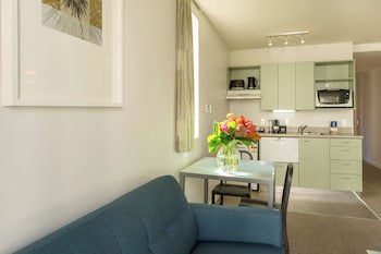 Astelia Apartment Hotel