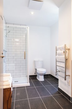 Boulcott Suites