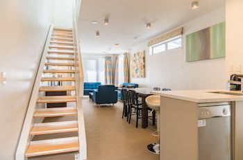 Boulcott Suites