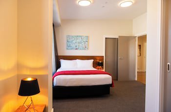Boulcott Suites