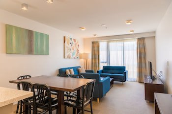 Boulcott Suites