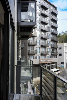 Boulcott Suites