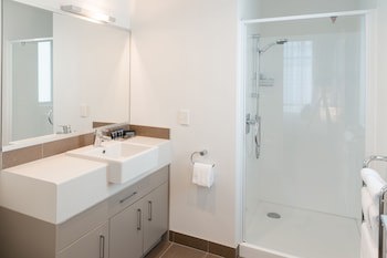 Boulcott Suites