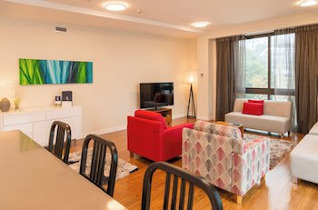 Boulcott Suites