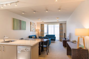 Boulcott Suites