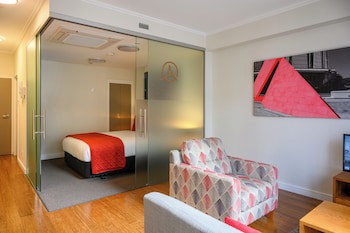 Boulcott Suites