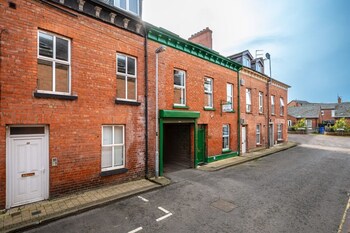 Chamberlain House