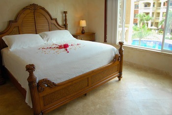 Infinity Bay Spa & Beach Resort