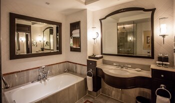 Centara Grand Beach Resort & Villas Hua Hin