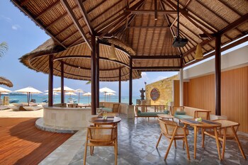 Lembongan Beach Club And Resort
