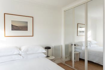 Europa House Apartments