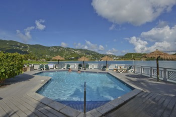 Lindbergh Bay Hotel And Villas