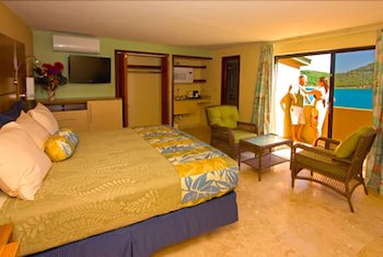Lindbergh Bay Hotel And Villas
