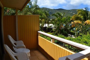 Lindbergh Bay Hotel And Villas