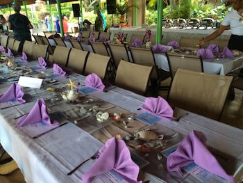Lindbergh Bay Hotel And Villas