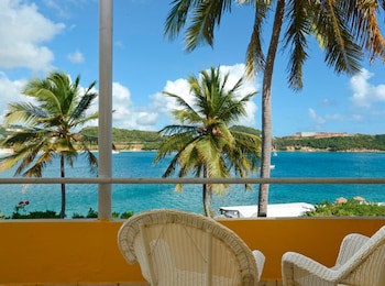 Lindbergh Bay Hotel And Villas