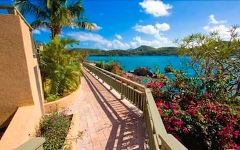 Lindbergh Bay Hotel And Villas