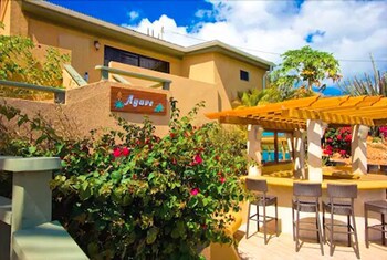 Lindbergh Bay Hotel And Villas