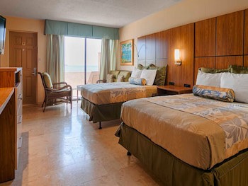 Lindbergh Bay Hotel And Villas