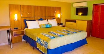 Lindbergh Bay Hotel And Villas