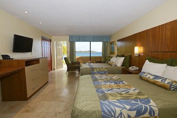 Lindbergh Bay Hotel And Villas