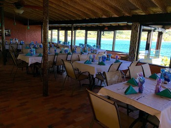 Lindbergh Bay Hotel And Villas