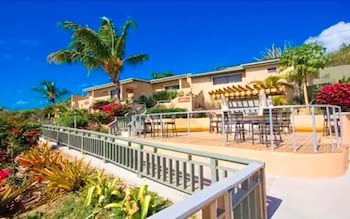 Lindbergh Bay Hotel And Villas