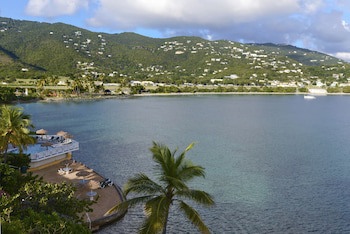 Lindbergh Bay Hotel And Villas
