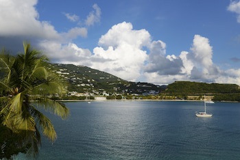 Lindbergh Bay Hotel And Villas