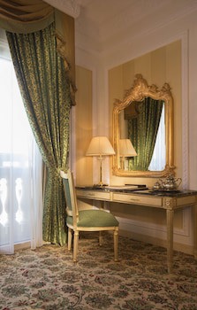 Royal Rose Hotel Abu Dhabi, Curio Collection by Hilton fotoğrafı