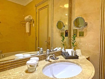 Royal Rose Hotel Abu Dhabi, Curio Collection by Hilton galeri fotoğrafı