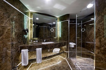 Doubletree By Hilton Istanbul Gayrettepe