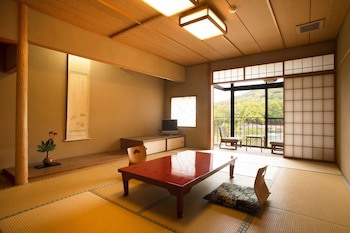 Kyoto Uji Hanayashiki Ukifune-En