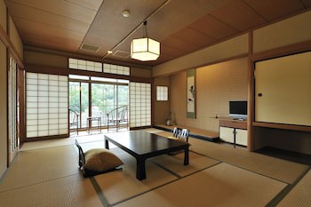 Kyoto Uji Hanayashiki Ukifune-En