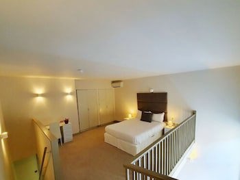 Arch Hotel