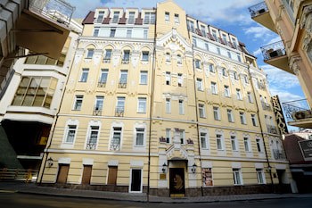 Senator Maidan