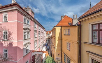 3 Epoques Apartments by Adrez Living fotoğrafı