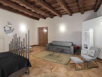 3 Epoques Apartments By Adrez Living