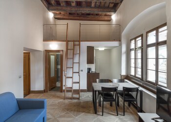 3 Epoques Apartments By Adrez Living