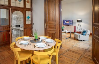 Art House Apartments By Adrez Living