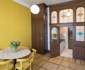 Art House Apartments By Adrez Living