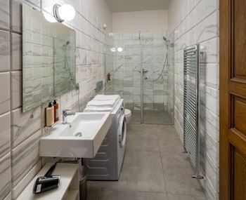 Art House Apartments By Adrez Living