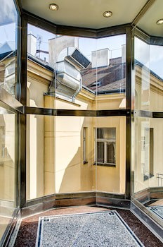 Art House Apartments By Adrez Living