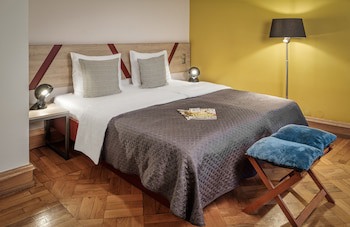 Art House Apartments By Adrez Living