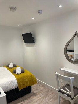 Blackpool Abode - 20 Bairstow Street