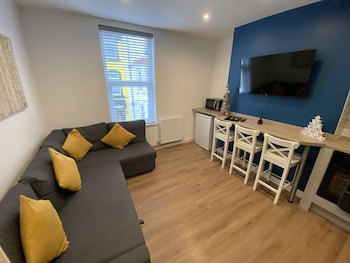 Blackpool Abode - 20 Bairstow Street