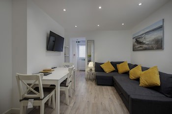 Blackpool Abode - 20 Bairstow Street