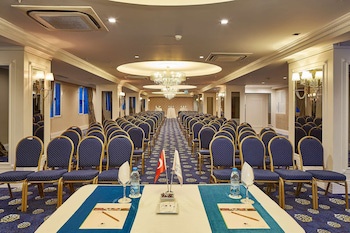 Doubletree By Hilton Hotel Izmir - Alsancak